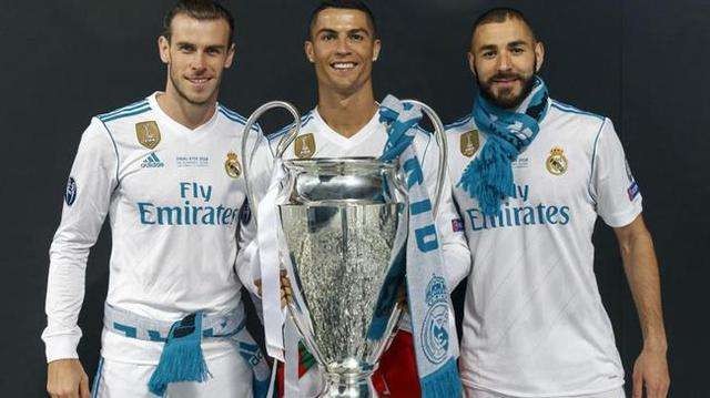 被球迷询问是否会考虑加盟阿森纳，库尼亚大笑回应