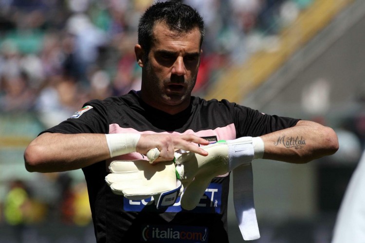 5连败！吉迪：近期表现不尽如人意 但我们比赢球时更团结充满信心（五连败期间，吉迪直言表现欠佳，但球队更团结更自信）