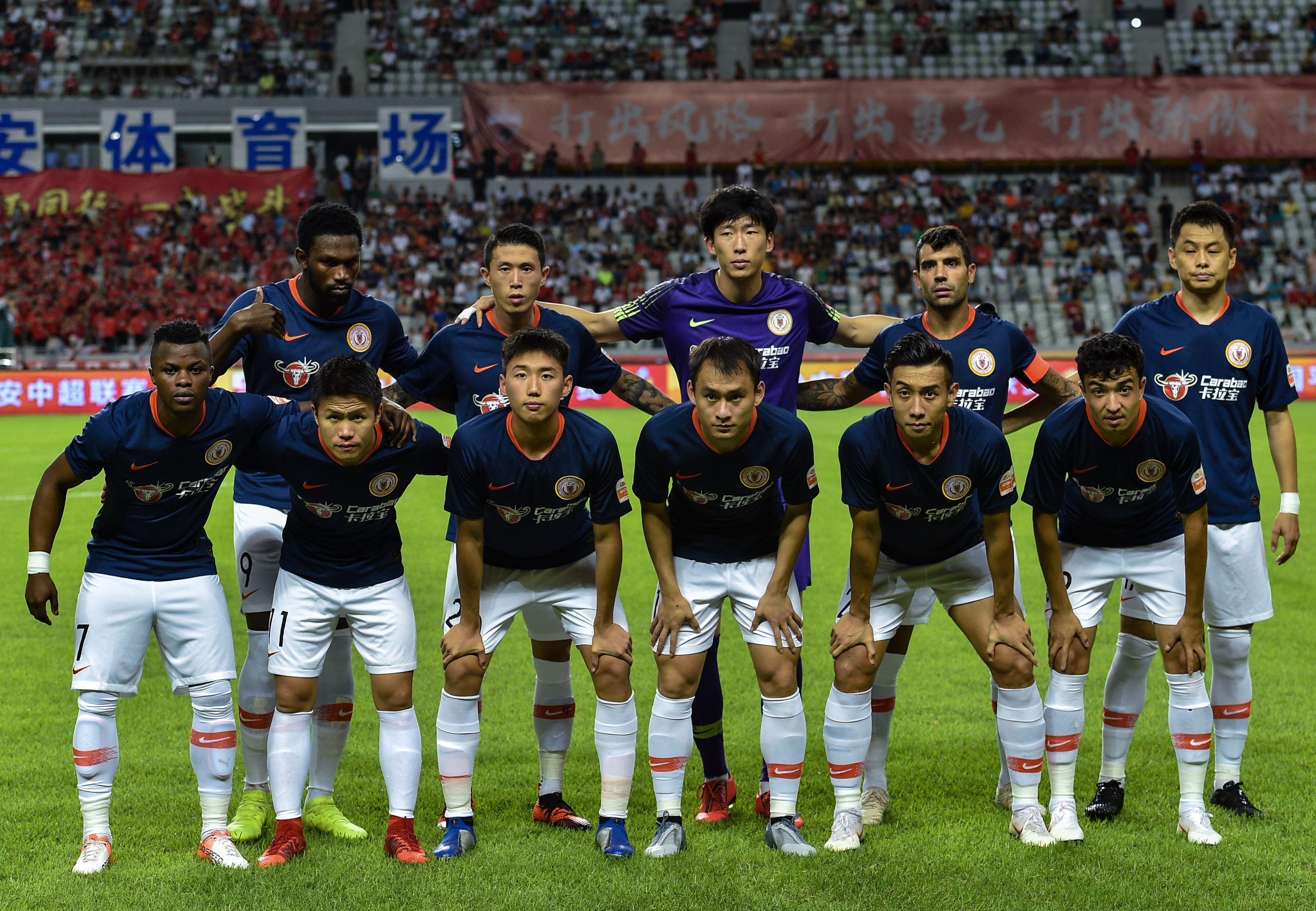 威少半场高效表现，助球队领跑比分（威少半场高效发挥，助球队比分领先）