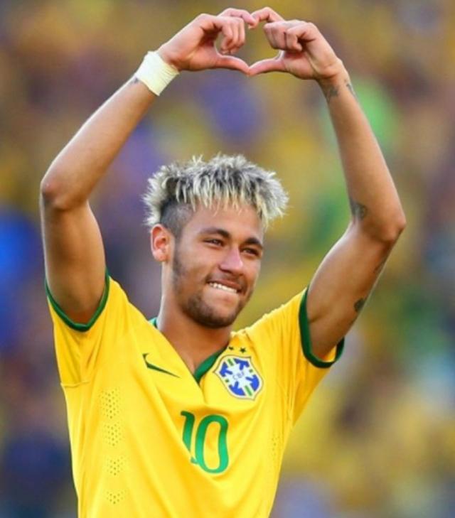 永远的科皇！拜仁在对阵圣保利赛前为科曼补办告别仪式