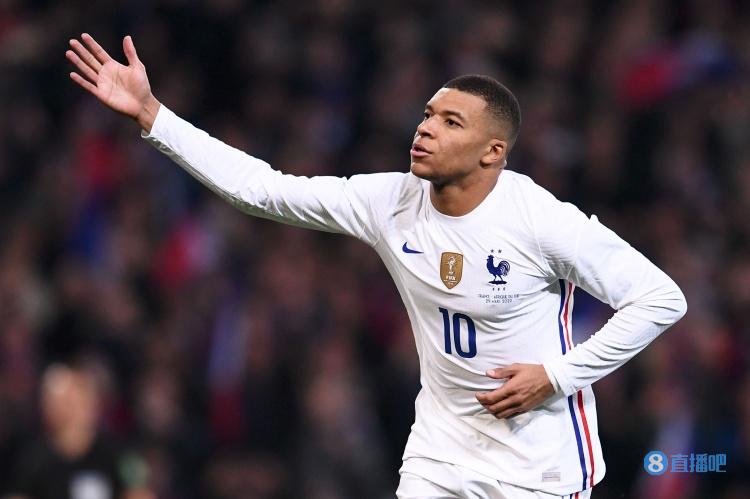 大乌龙！勇士队记：库里是左腿遭遇股四头肌挫伤，而不是右腿